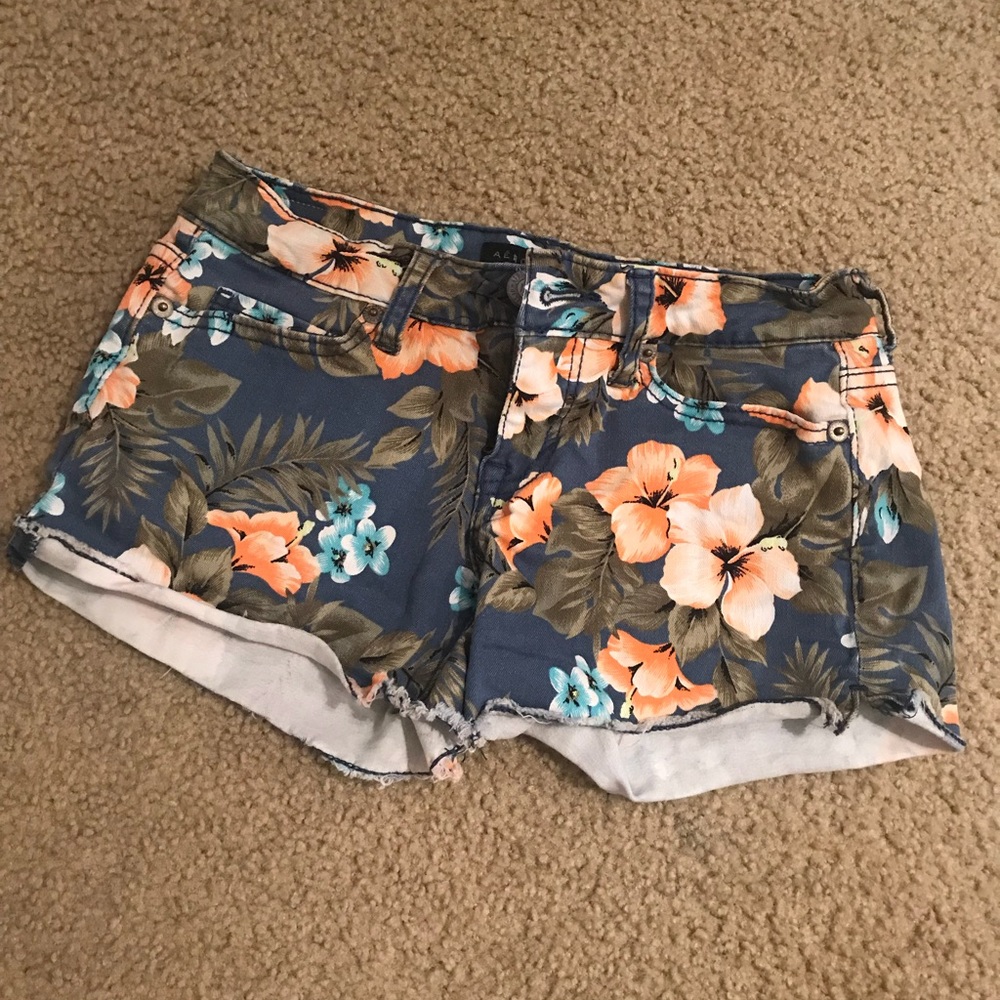 Shorts - Picture 4 of 5